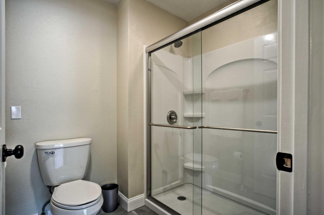 Branson Condo With Pool Access, Walk To Fishing Екстериор снимка